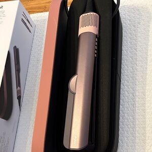 Dyson Airstrait pretty Jasper Plum color